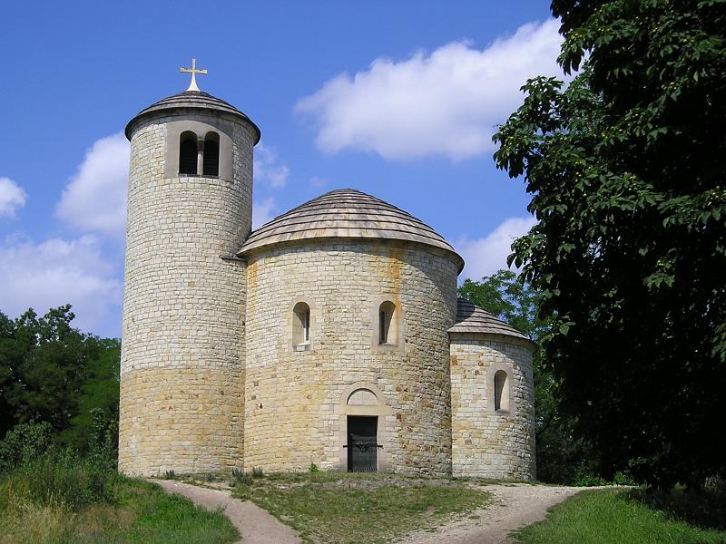 03.JPG - rotunda na Řípu